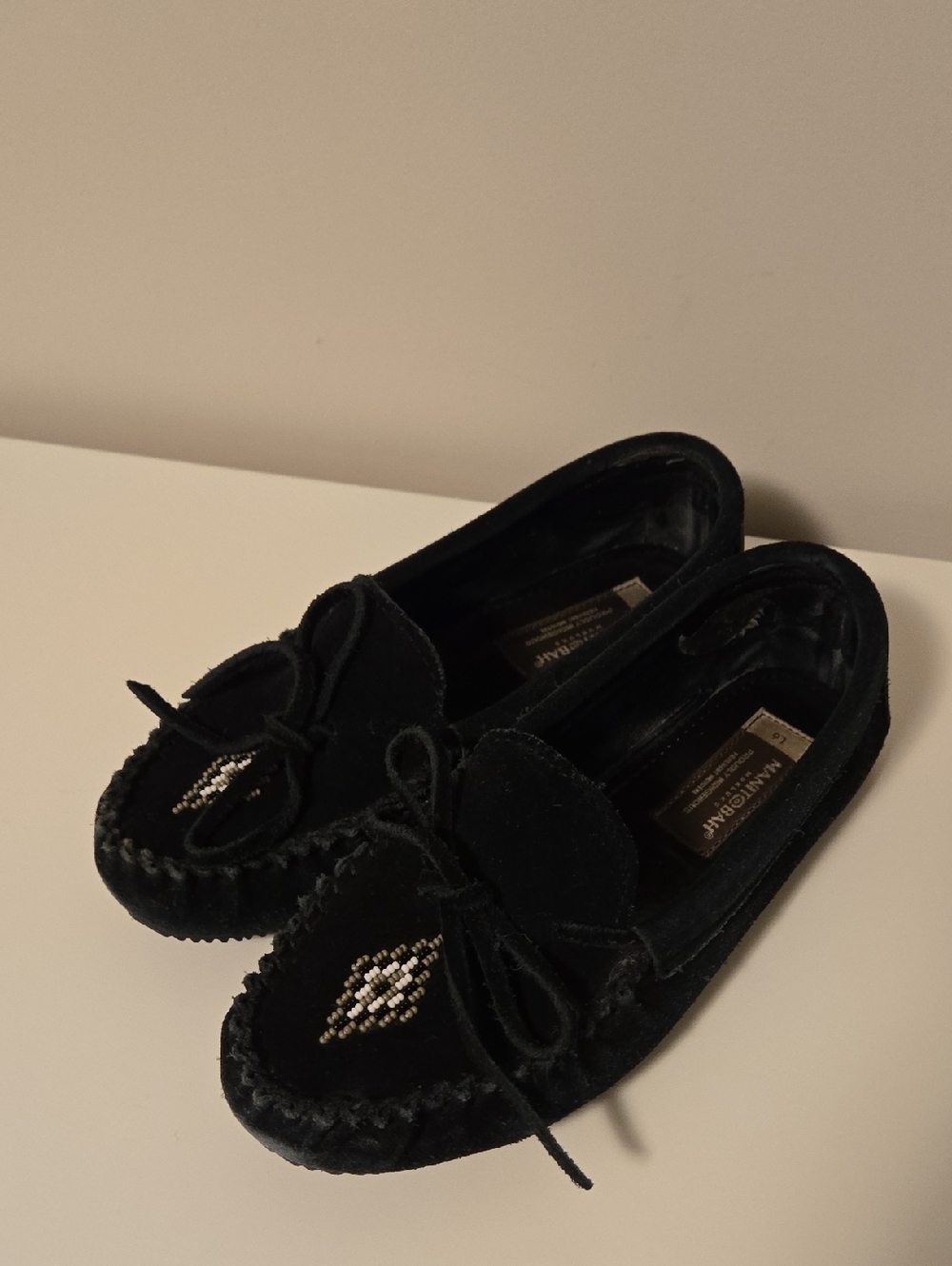 Manitobah Mukluks Womens Black Moccasins with Bead Detail